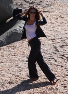 Alessandra Ambrosio feet photo thumbnail