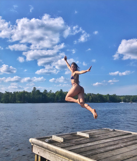Shantel VanSanten feet photo thumbnail