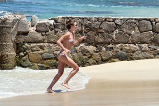 Rosie Huntington-Whiteley feet photo thumbnail