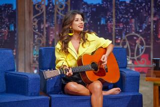 Paula Fernandes feet photo thumbnail