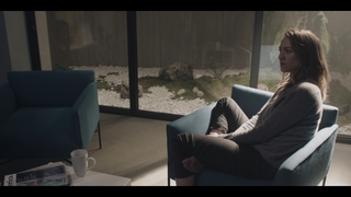 Yvonne Strahovski feet photo thumbnail