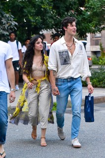 Camila Cabello feet photo thumbnail