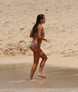 Lea Michele feet photo thumbnail