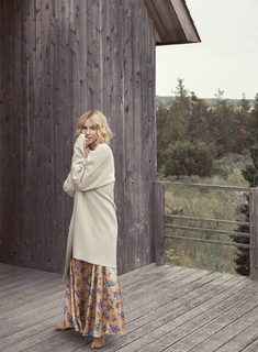 Naomi Watts feet photo thumbnail