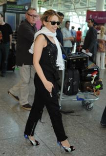 Kylie Minogue feet photo thumbnail