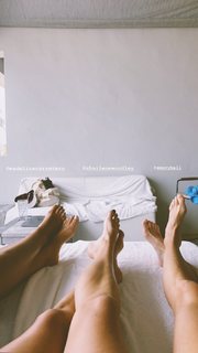 Shailene Woodley feet photo thumbnail