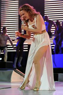 Kylie Minogue feet photo thumbnail
