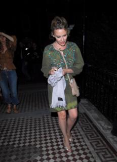 Kylie Minogue feet photo thumbnail