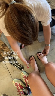 Jamie Chung feet photo thumbnail
