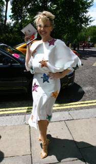 Kylie Minogue feet photo thumbnail