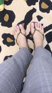 Alaine Crissiê feet photo thumbnail