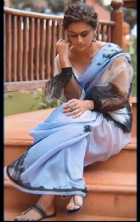 Taapsee Pannu feet photo thumbnail