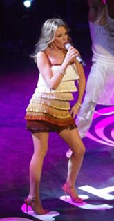 Kylie Minogue feet photo thumbnail