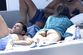 Adriana Lima feet photo thumbnail