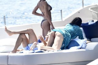 Adriana Lima feet photo thumbnail