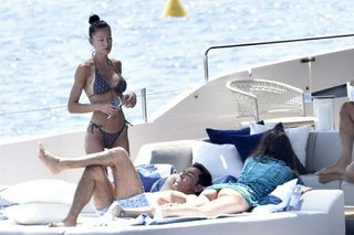 Adriana Lima feet photo thumbnail