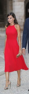 Queen Letizia of Spain feet photo thumbnail