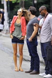 Alessandra Ambrosio feet photo thumbnail