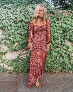 Molly Sims feet photo thumbnail