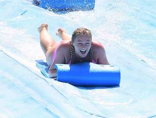 Iskra Lawrence feet photo thumbnail