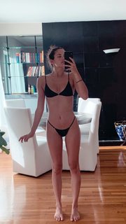 Sara Sampaio feet photo thumbnail