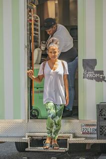 Christina Milian feet photo thumbnail