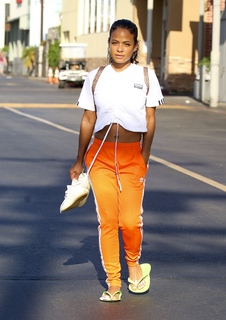 Christina Milian feet photo thumbnail