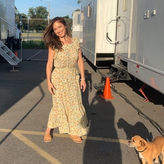 Minka Kelly feet photo thumbnail
