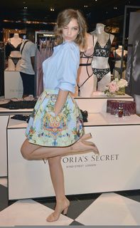 Barbara Palvin feet photo thumbnail
