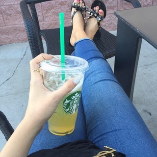Alia Shelesh feet photo thumbnail