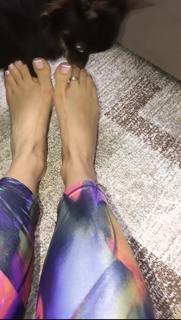 Alaine Crissiê feet photo thumbnail