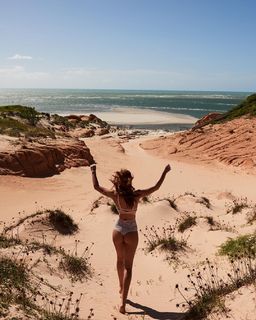 Marina Ruy Barbosa feet photo thumbnail