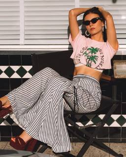 Victoria Justice feet photo thumbnail
