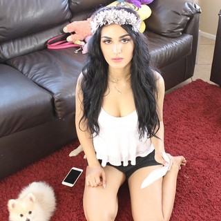 Alia Shelesh feet photo thumbnail