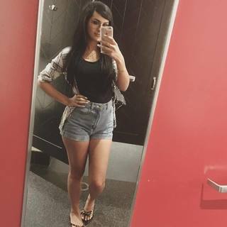 Alia Shelesh feet photo thumbnail