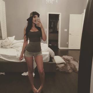 Alia Shelesh feet photo thumbnail