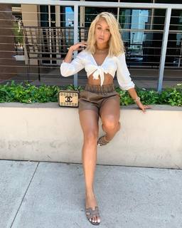 Jilly Anais feet photo thumbnail