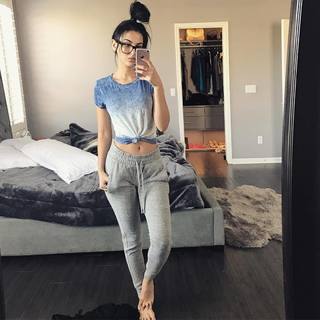Alia Shelesh feet photo thumbnail