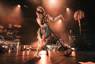 Aurora Aksnes feet photo thumbnail