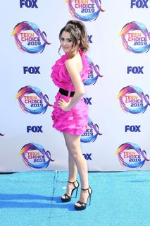 Laura Marano feet photo thumbnail