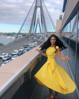 Nicole Scherzinger feet photo thumbnail