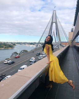 Nicole Scherzinger feet photo thumbnail