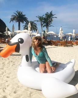 Denise Austin feet photo thumbnail