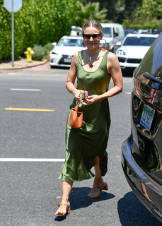Kristen Bell feet photo thumbnail