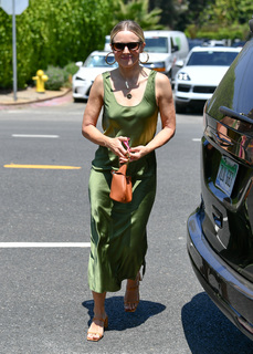 Kristen Bell feet photo thumbnail