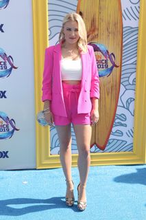 Emily Osment feet photo thumbnail