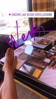 Brooke Burke feet photo thumbnail