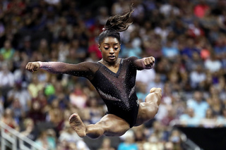 Simone Biles feet photo thumbnail