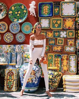 Izabel Goulart feet photo thumbnail