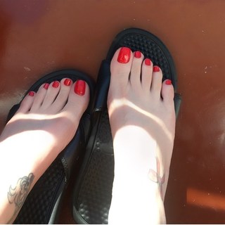 Jaqueline Mello feet photo thumbnail